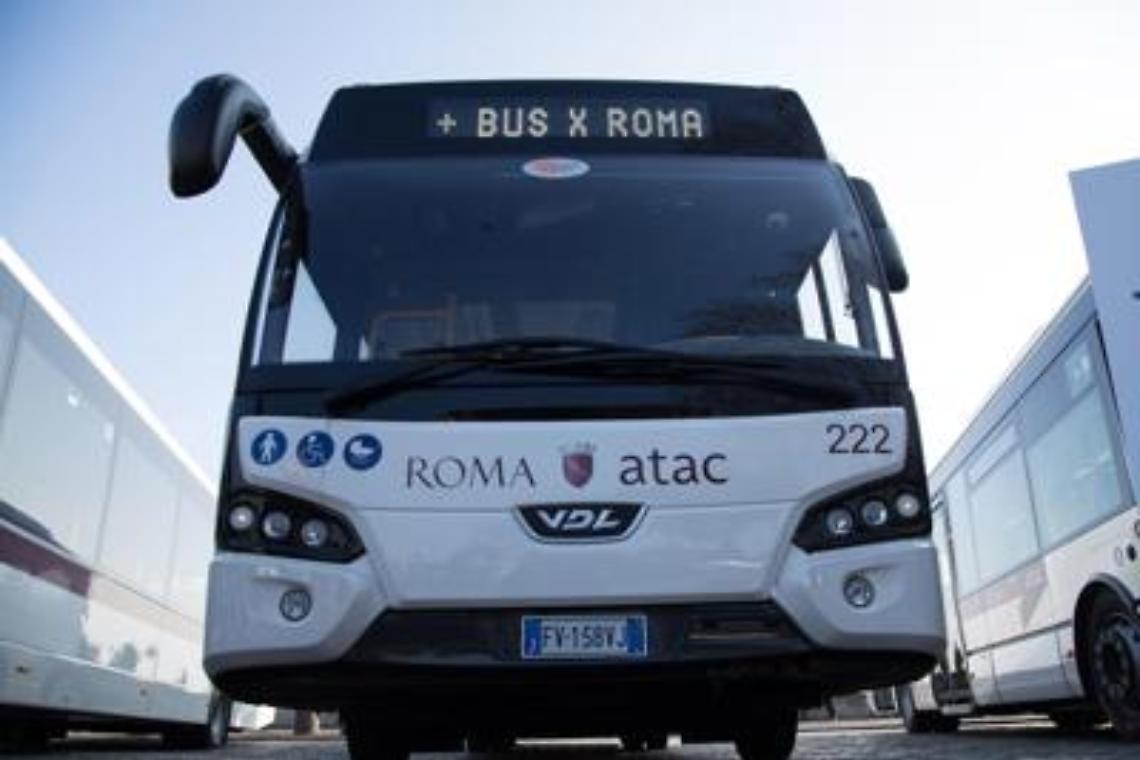 Roma, autista bus pestato da 8 ragazzi