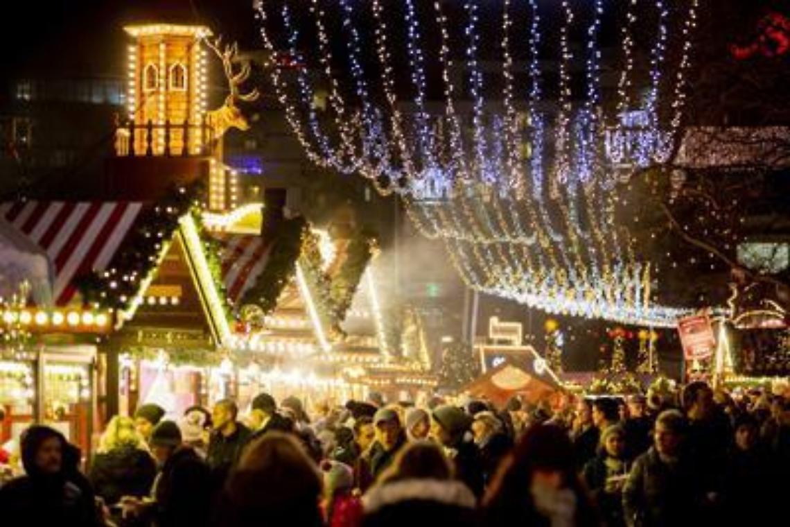 Natale e Covid, Zampa: «Possibili deroghe per spostamenti»