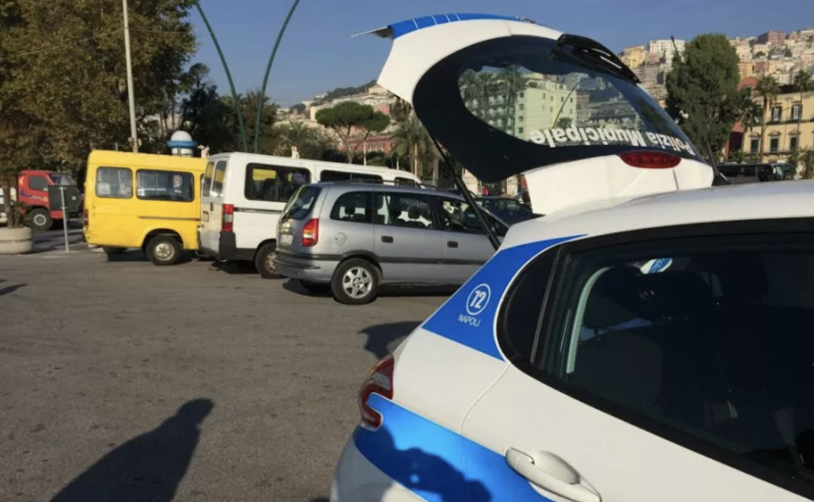 Napoli, controlli su bus turistici e pulmini scolastici