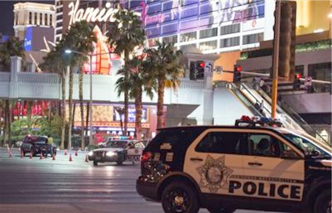 Usa, donna si lancia con auto contro pedoni a Las Vegas: un morto e oltre 30 feriti