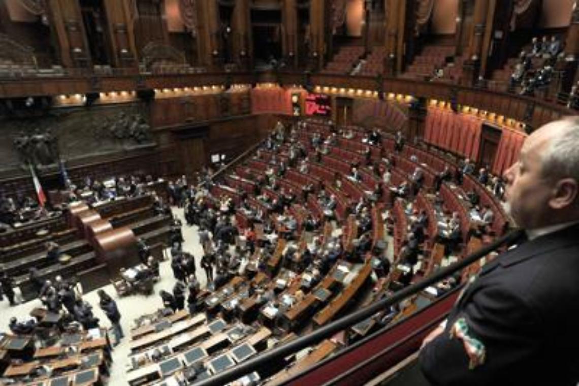 Manovra, governo pone la fiducia