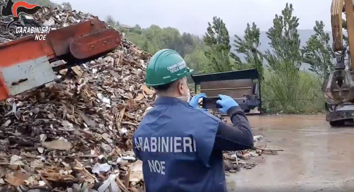 Appalti nel ciclo dei rifiuti, sei arresti in Campania