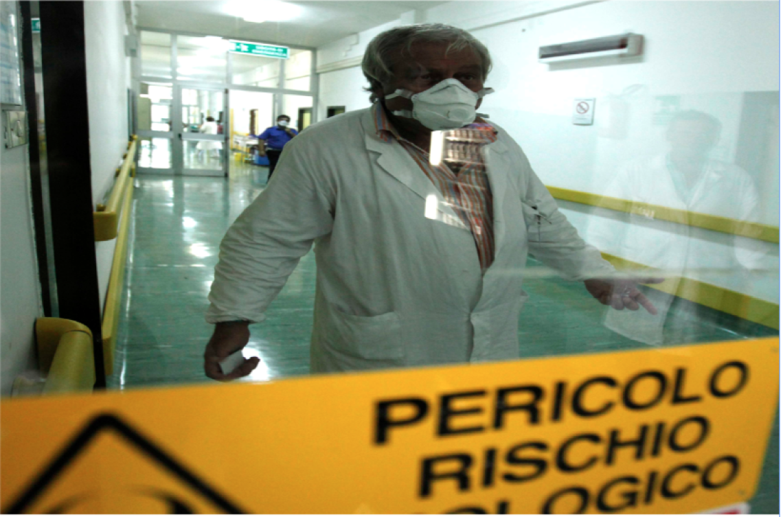 Virus, due negativi in Campania Ma è assalto al numero verde  della Regione: oltre 700 chiamate