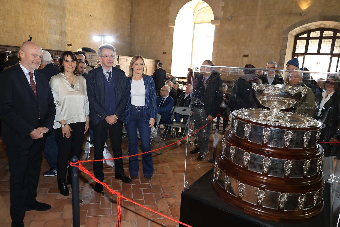 La Coppa Davis per tre giorni in mostra nella Sala dei Baroni