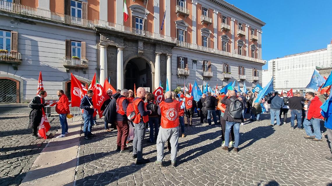 Morti bianche, Cgil e Uil in piazza a Napoli: «No subappalti a cascata»