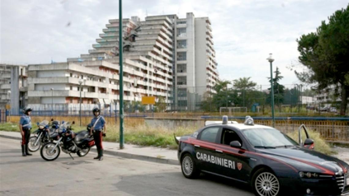 Blitz a Scampia, presi tre pusher