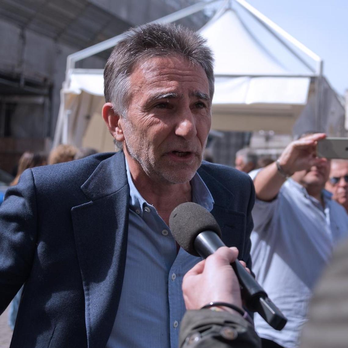 &laquo;Eav, dialogo con Fico e Casillo&raquo;