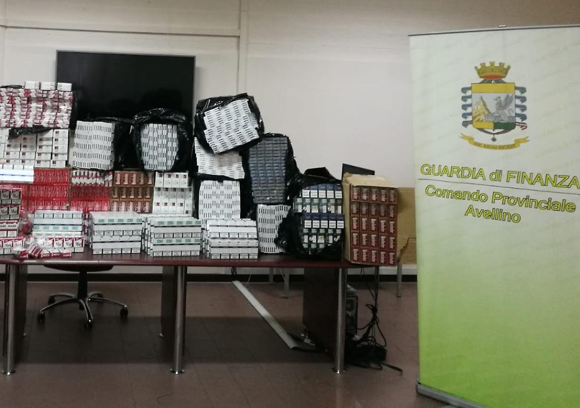La Finanza sequestra 427 chili di sigarette di contrabbando