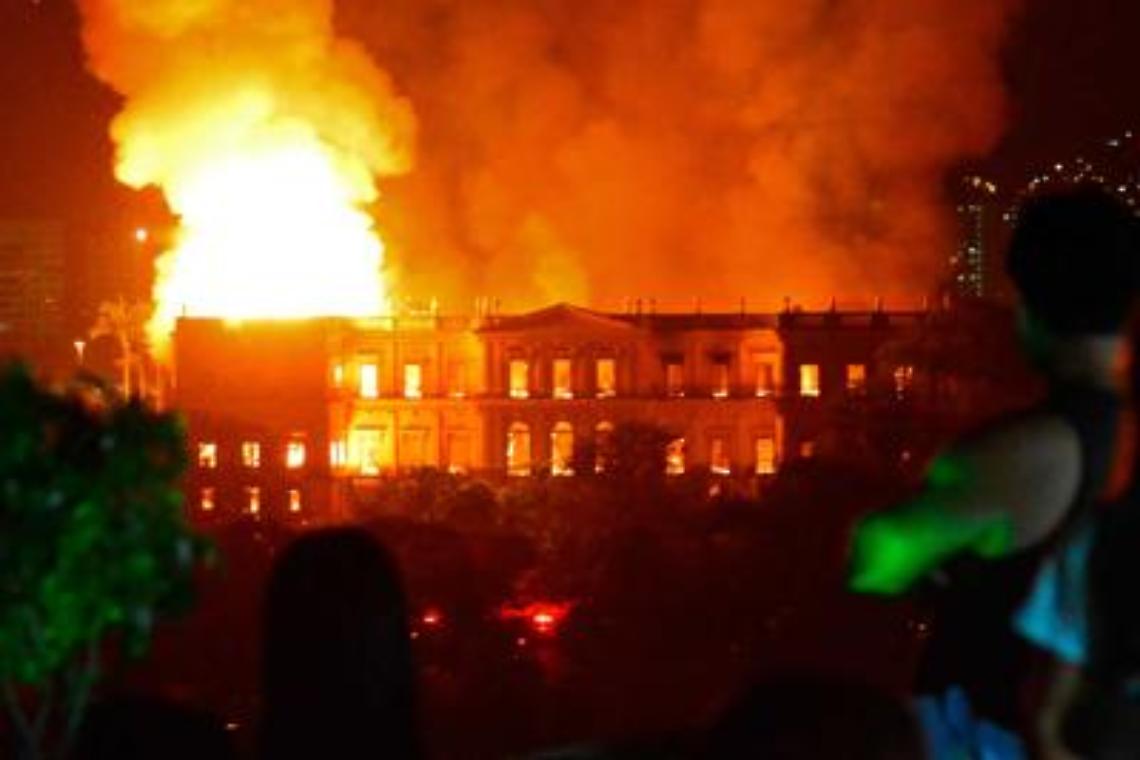 In fiamme il Museo Nazionale di Rio de Janeiro