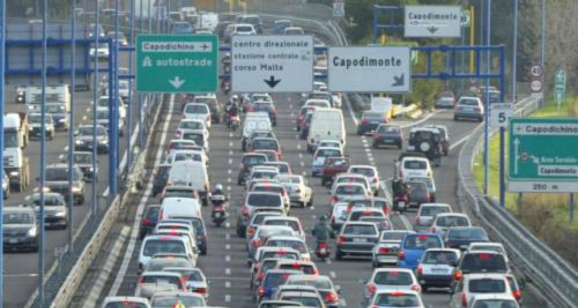 Tangenziale, si masturba mentre è alla guida: denunciato imprenditore