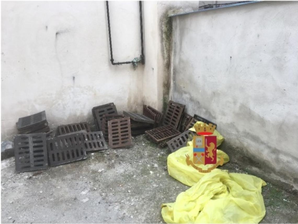 Ritrovate le 35 grate rubate dal parco di Secondigliano