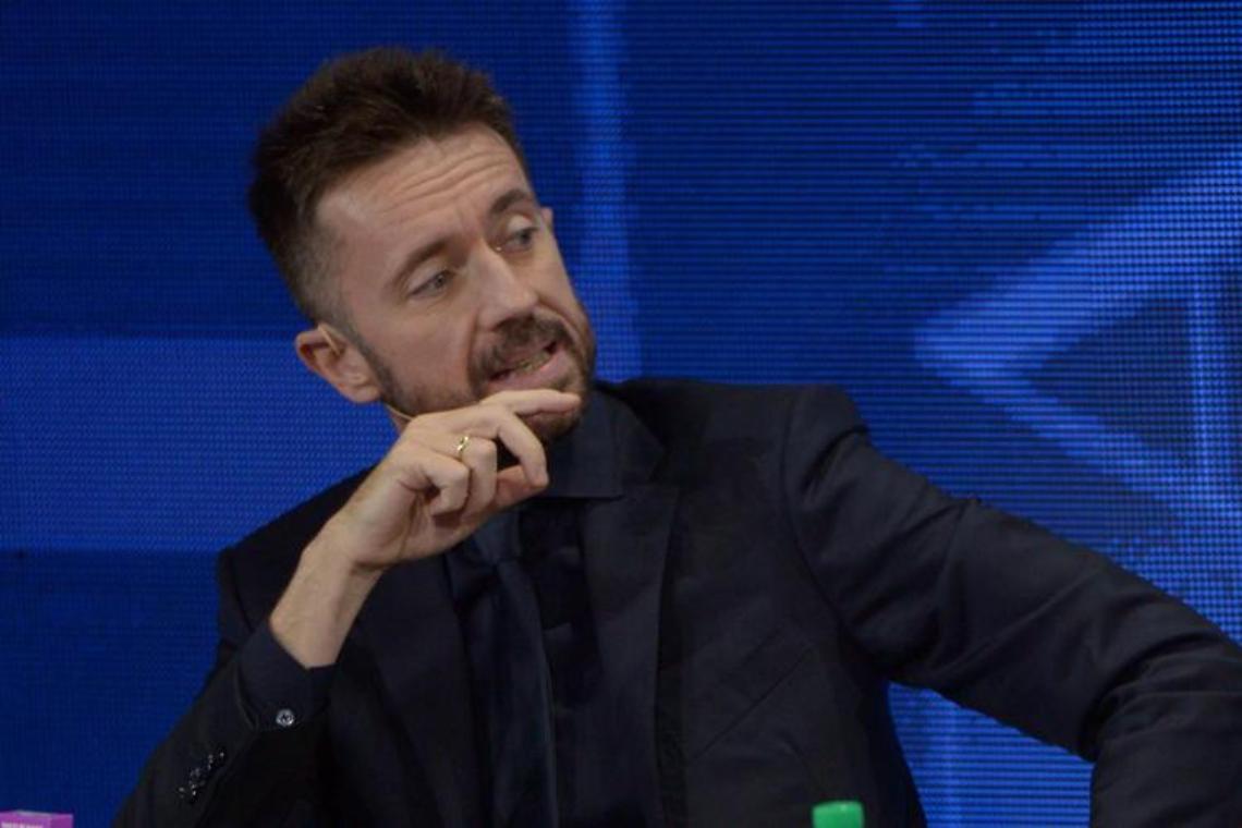 Scanzi vaccinato, procura Arezzo apre fascicolo