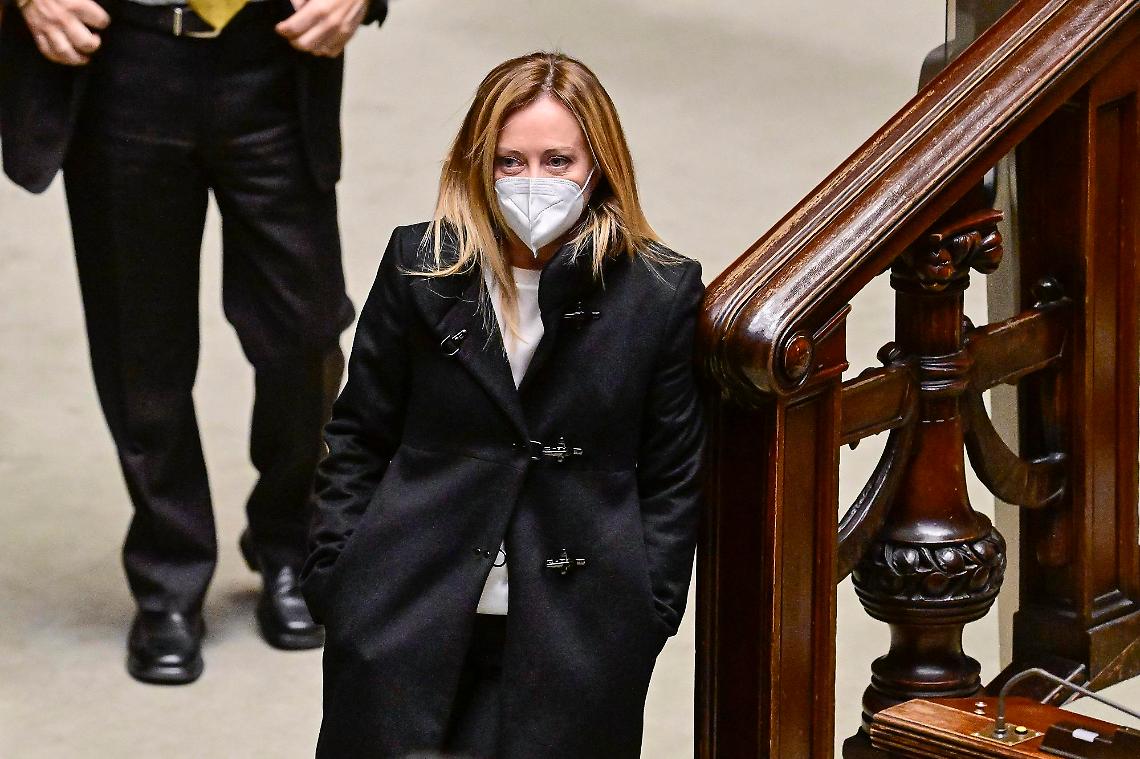 Zelensky al Parlamento italiano, Meloni: «Ha parlato da leader europeo»