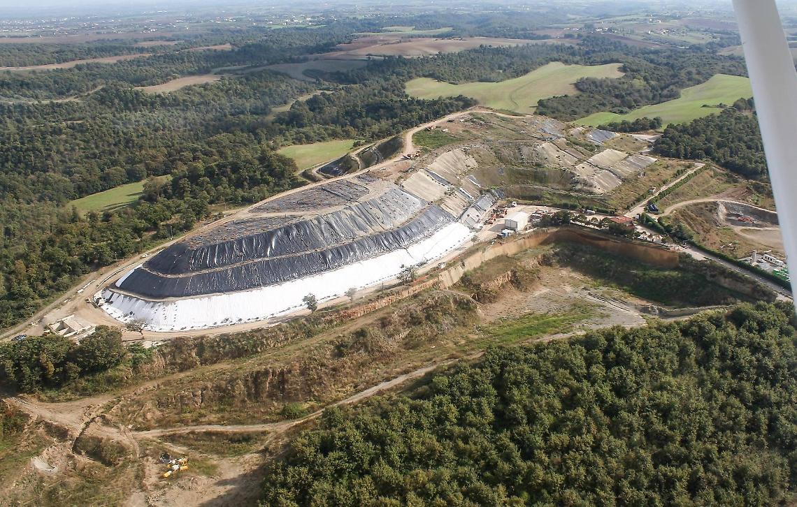  Rifiuti: traffico e smaltimento ecoballe da Campania in Puglia, sequestro di 13 mila tonnellate 