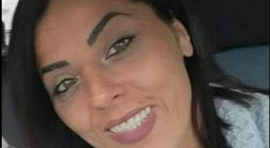 Modena, 35enne muore dopo un “ritocco" al seno in casa: estetista in fuga