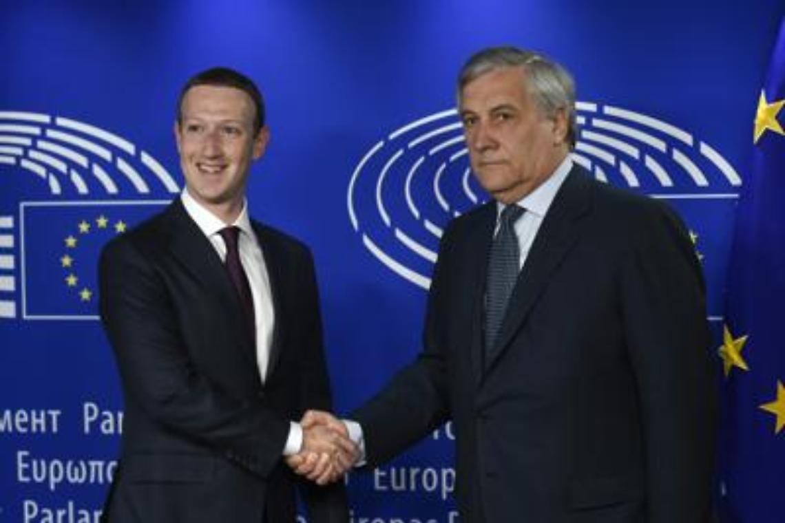 Privacy, Zuckerberg alla Ue: «Mi scuso»