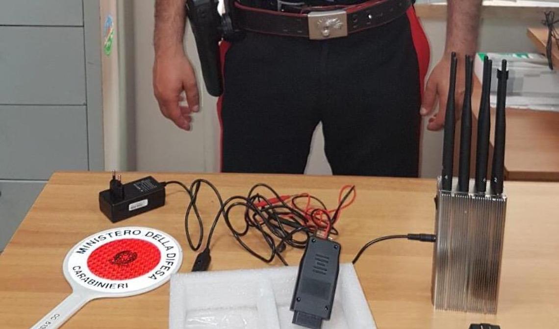 Vomero, ladri di auto bloccati con jammer e centraline decodificate