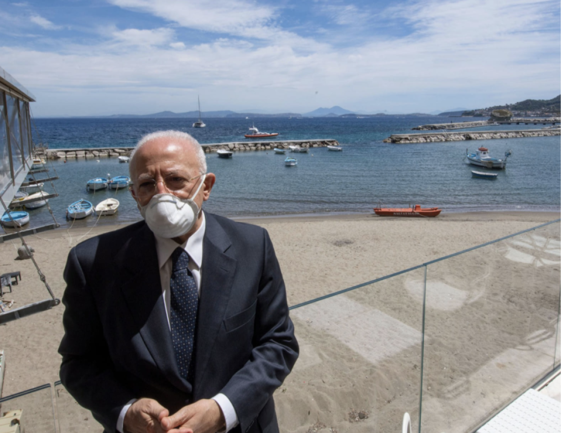 Vaccini, l'annuncio di De Luca: Ischia isola Covid free