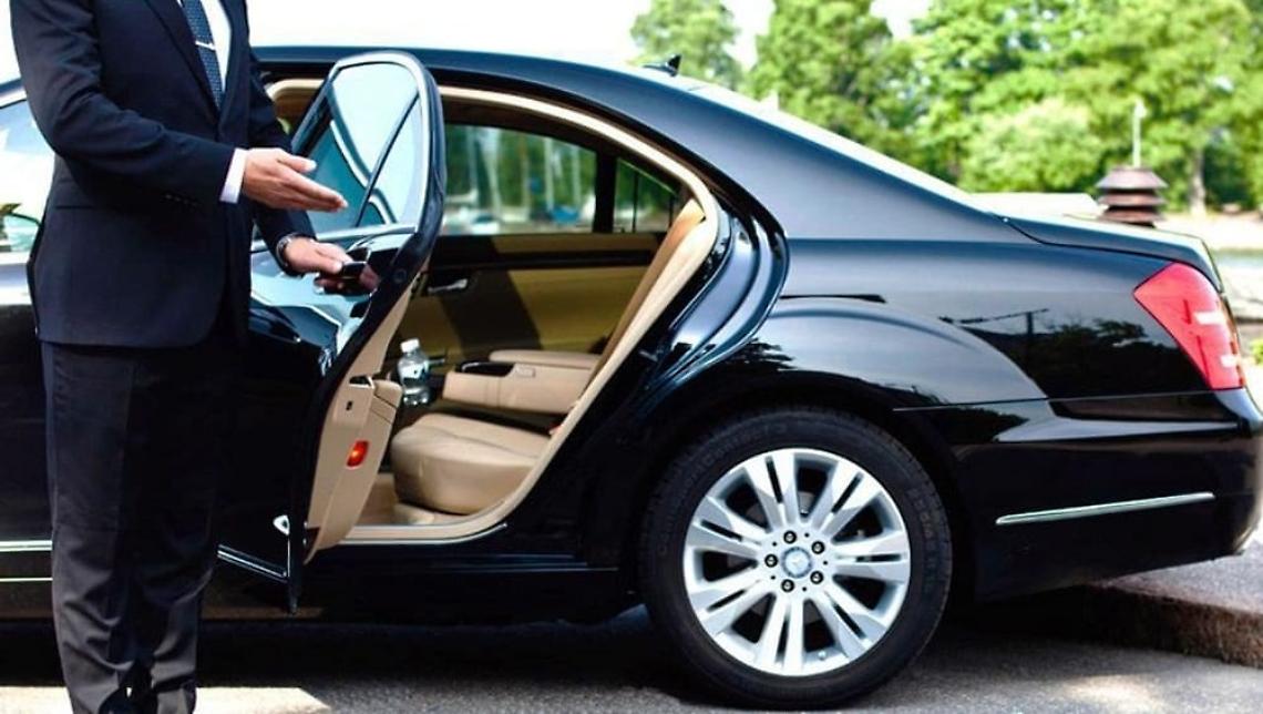 Rete di driver privati abusivi smantellata a Napoli