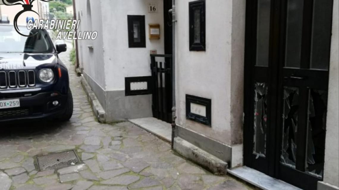Ordigno esplode davanti a un'abitazione nell'Avellinese