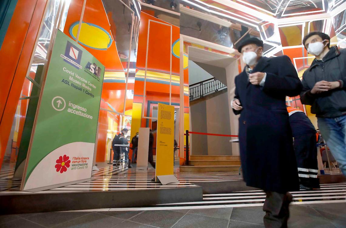 Napoli, Asl chiude definitivamente hub vaccinale al Madre