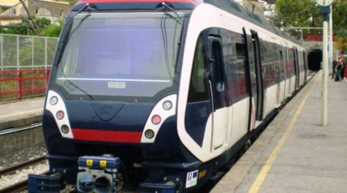 Eav, stop a fermate intermedie tra Napoli e Torre Annunziata sulla linea per Sorrento