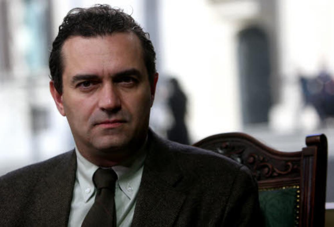 In piena estate ecco il carrozzone <br> di de Magistris