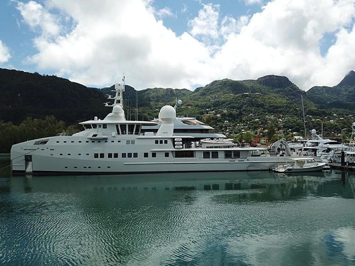 Ischia: 7 yacht per l'ex emiro del Qatar