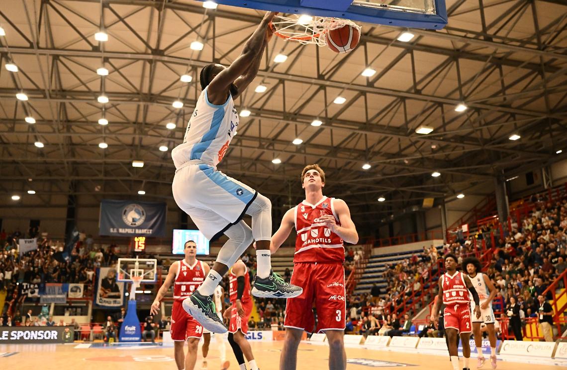 Basket Serie A, Gevi Napoli in trasferta a Pesaro. Buscaglia: «Sfida impegnativa» 
