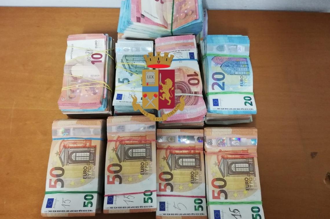 Arrestati tre corrieri delle droga a San Giovanni, sequestrati soldi e hashish