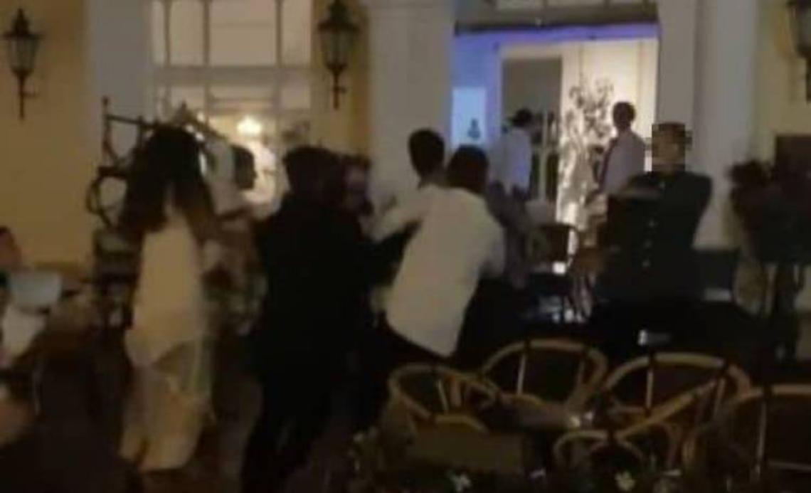 Rissa a Capri davanti al Quisisana, 5 Daspo
