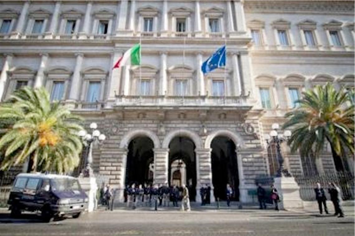 La protesta dei risparmiatori davanti <br>a Bankitalia