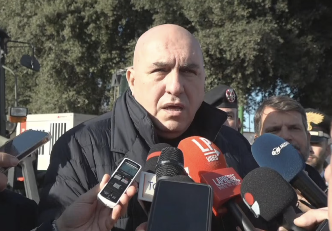 Crosetto a Caivano: «Lo Stato deve garantire ai bambini le stesse opportunità»