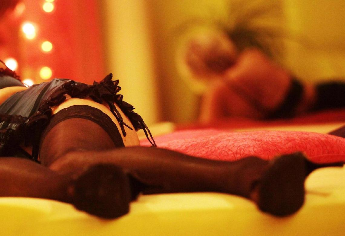 Organizza incontro al buio, in camera trova la cognata. Scandalo nel Napoletano