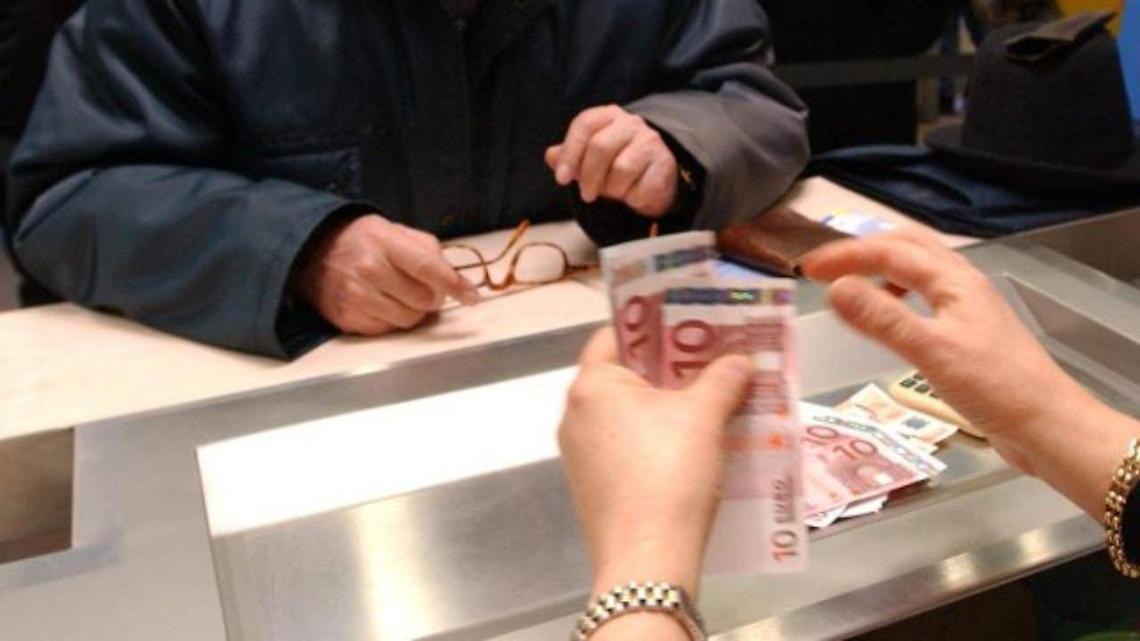 Follia alla Posta, portano un cadavere fingendo che sia vivo per ritirare la sua pensione