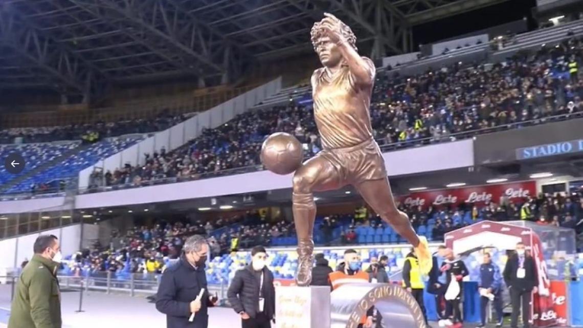 Statua Maradona, il sindaco di Casalnuovo: la compriamo noi