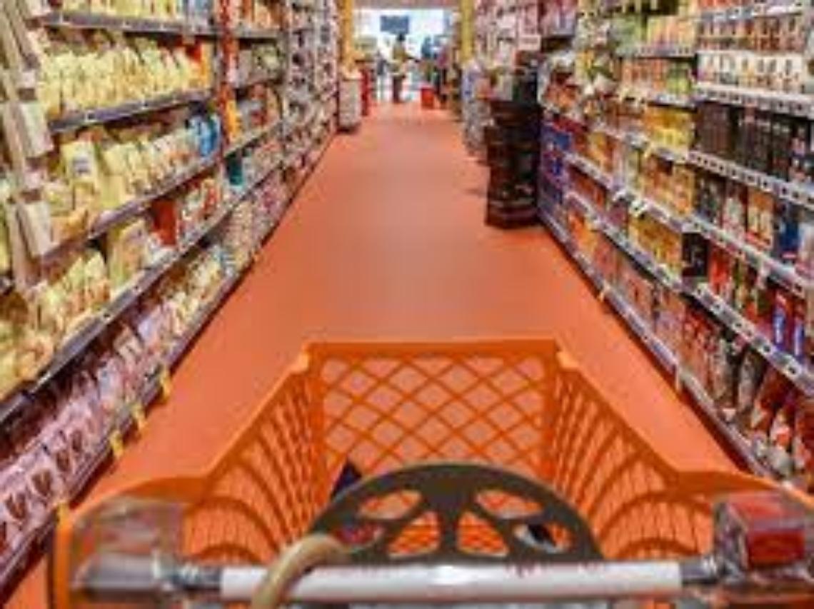 Napoli capitale del caro spesa: alimentari alle stelle