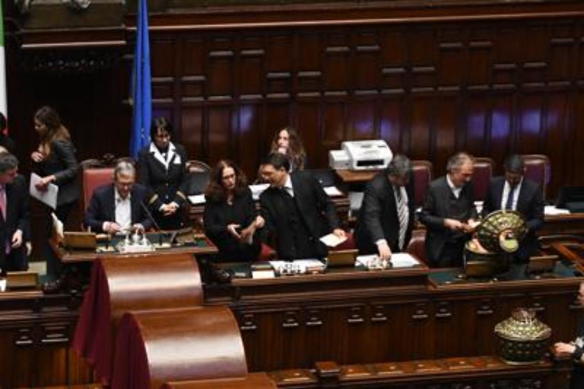 Camera e Senato, fumate nere