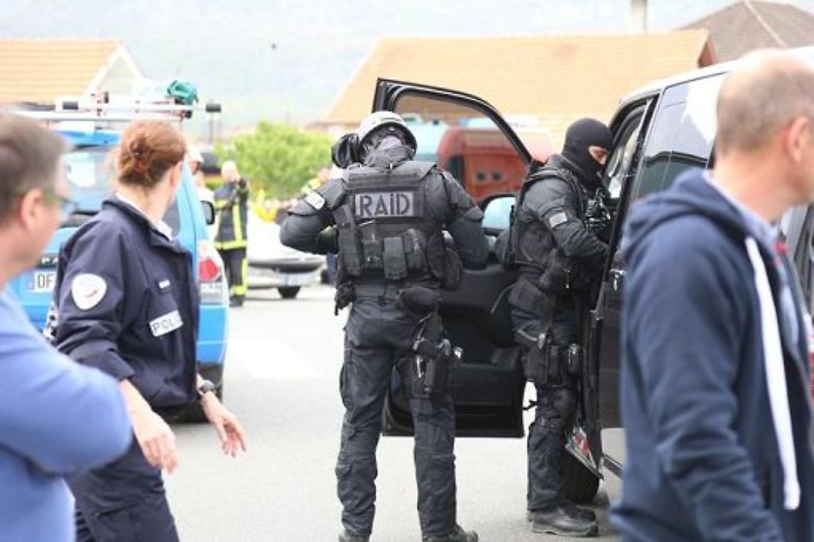 Lourdes: uomo si barrica in casa, spara e tiene due persone in ostaggio