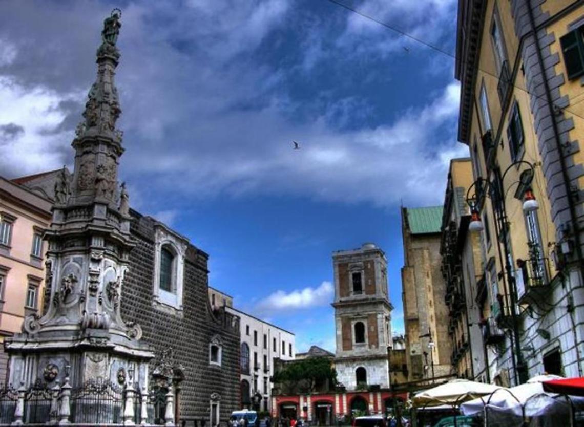 «A Napoli 8mila case trasformate in B&B»