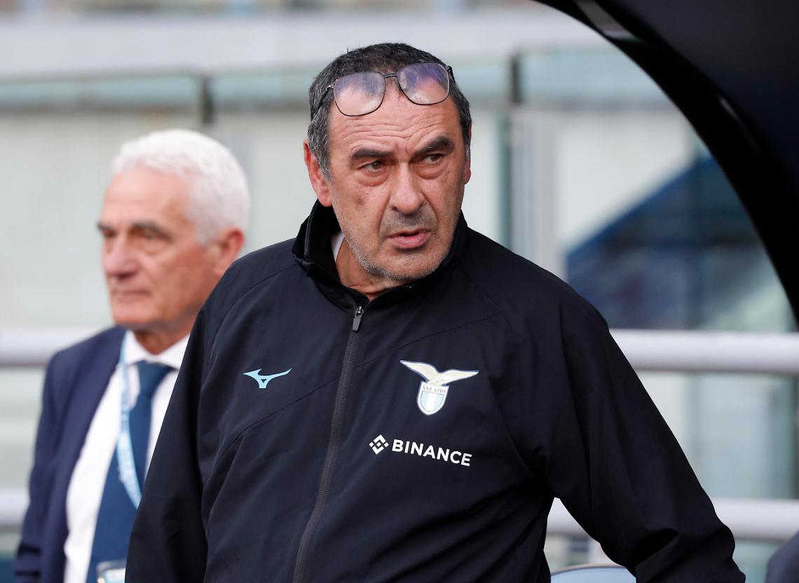 Lazio, Sarri sul caso Juve: "Campionato falsato. E se col -15 avessi giocato per il pari?"