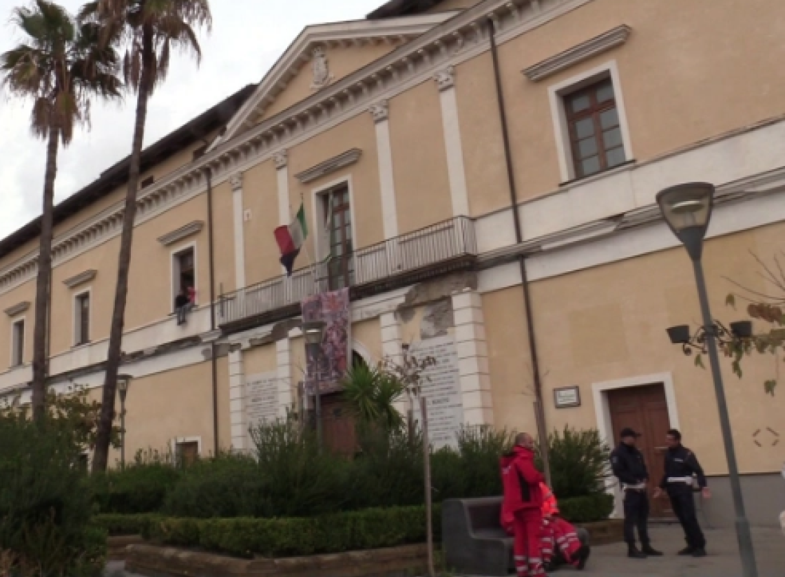 Torre del Greco: estorsione a consorzio Gema per ottenere assunzioni. 5 arresti