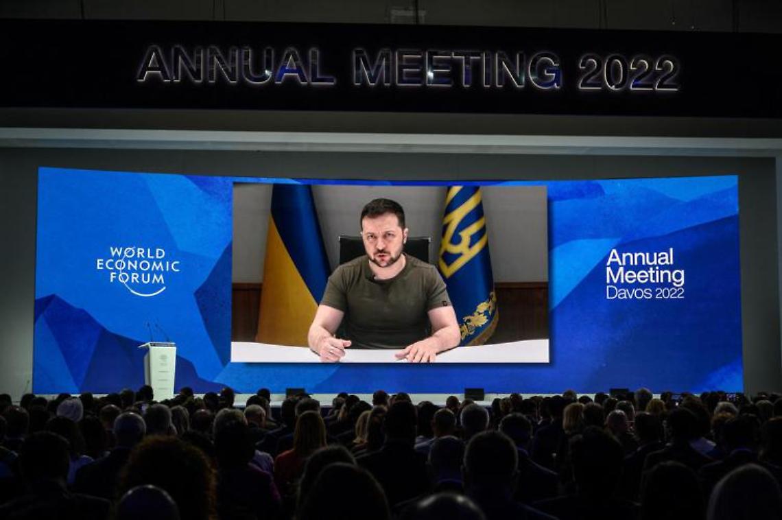 Ucraina, Zelensky a Davos: «Sanzioni massime contro la Russia»