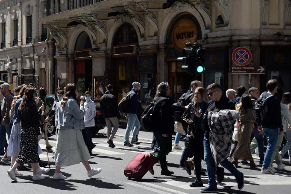 Covid in Italia, 9.820 contagi e 80 morti