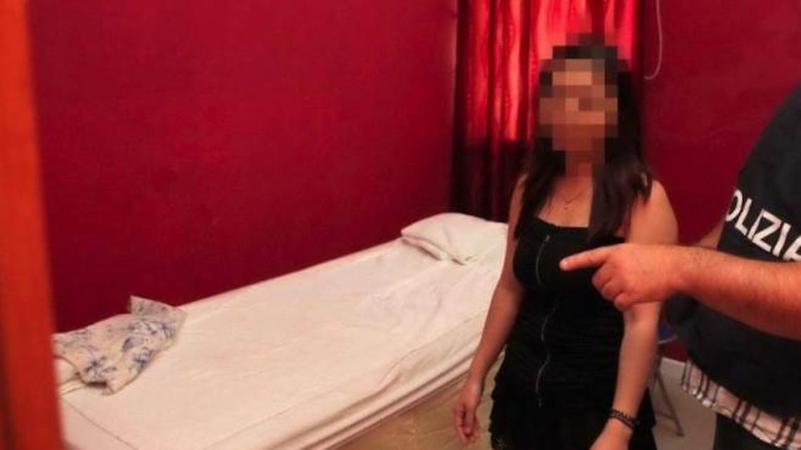 B&B trasformato in una casa di appuntamenti all'Arenella