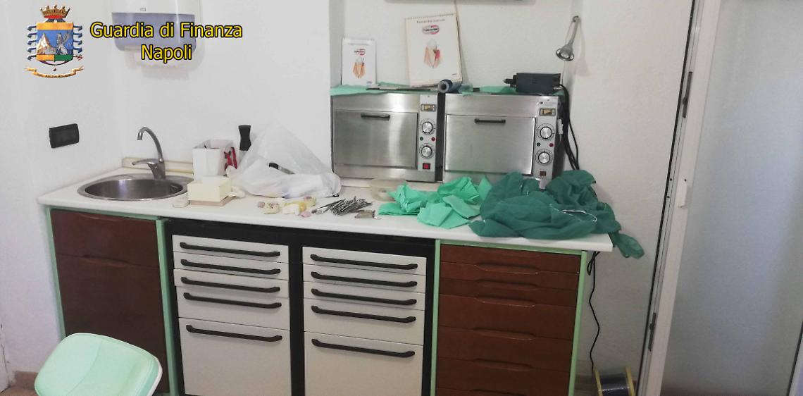 Falso dentista scoperto dalla Guardia di Finanza a Ischia 