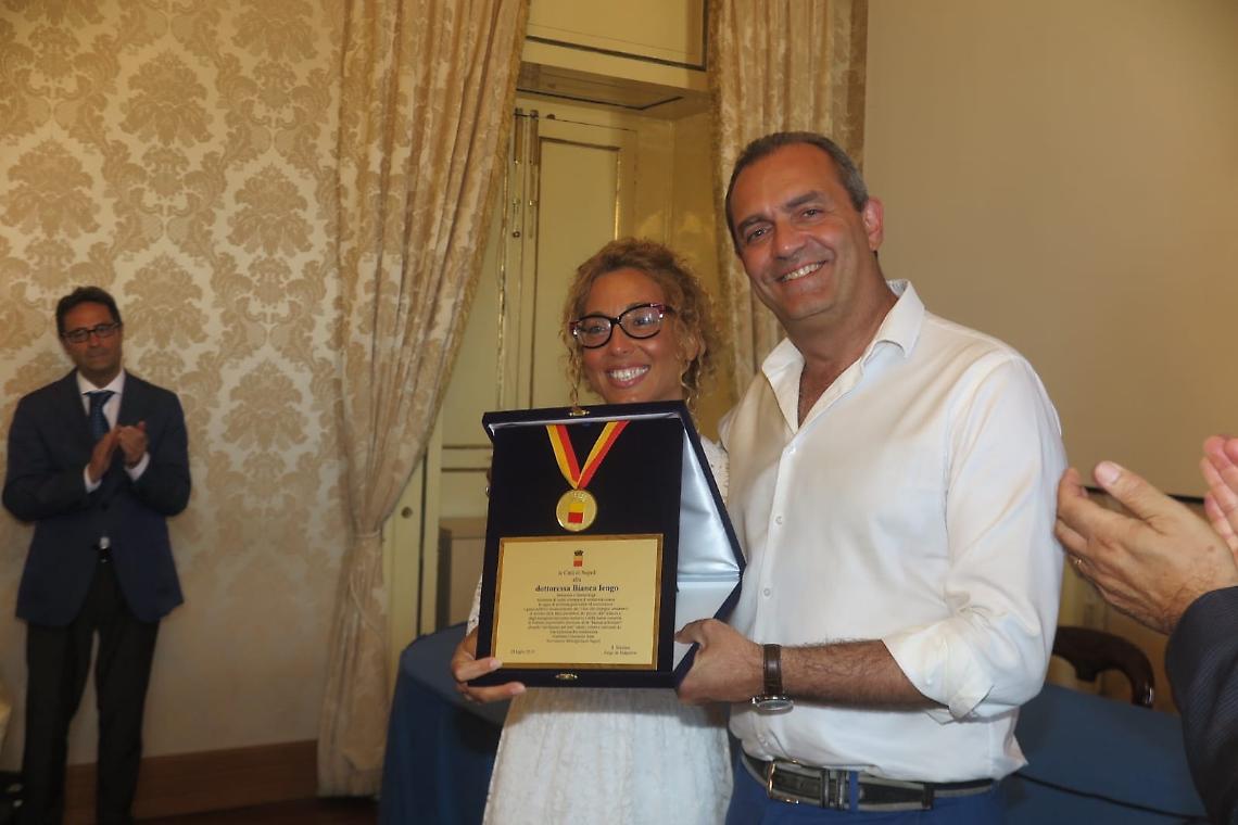 Farmacia solidale, a Bianca Iengo la medaglia della Città