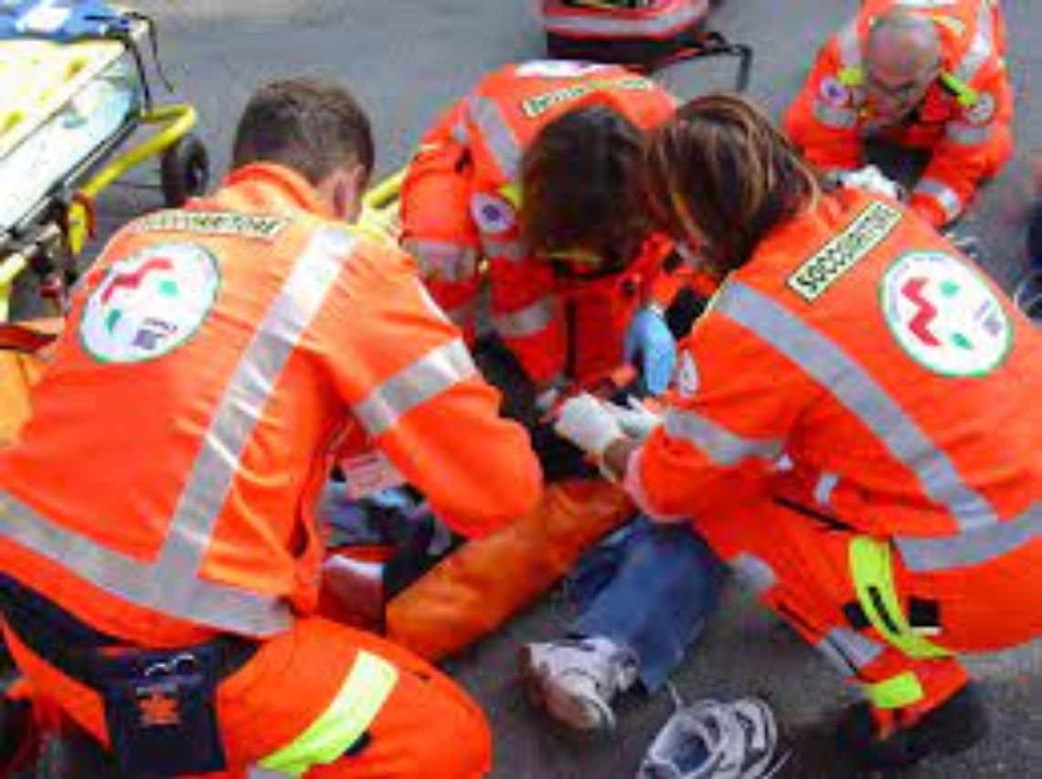 Cicciano, 25enne muore dopo puntura di calabrone