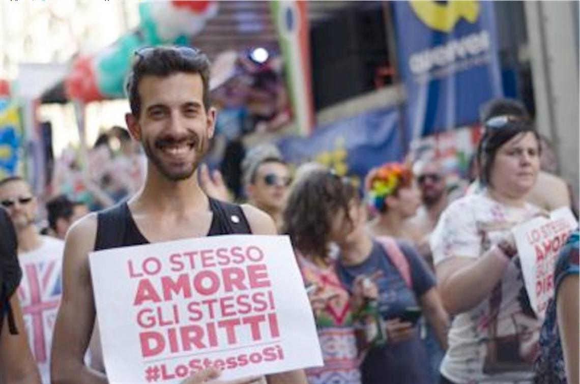 Unioni gay, il Pd attacca la Chiesa: «Fuori dal tempo»