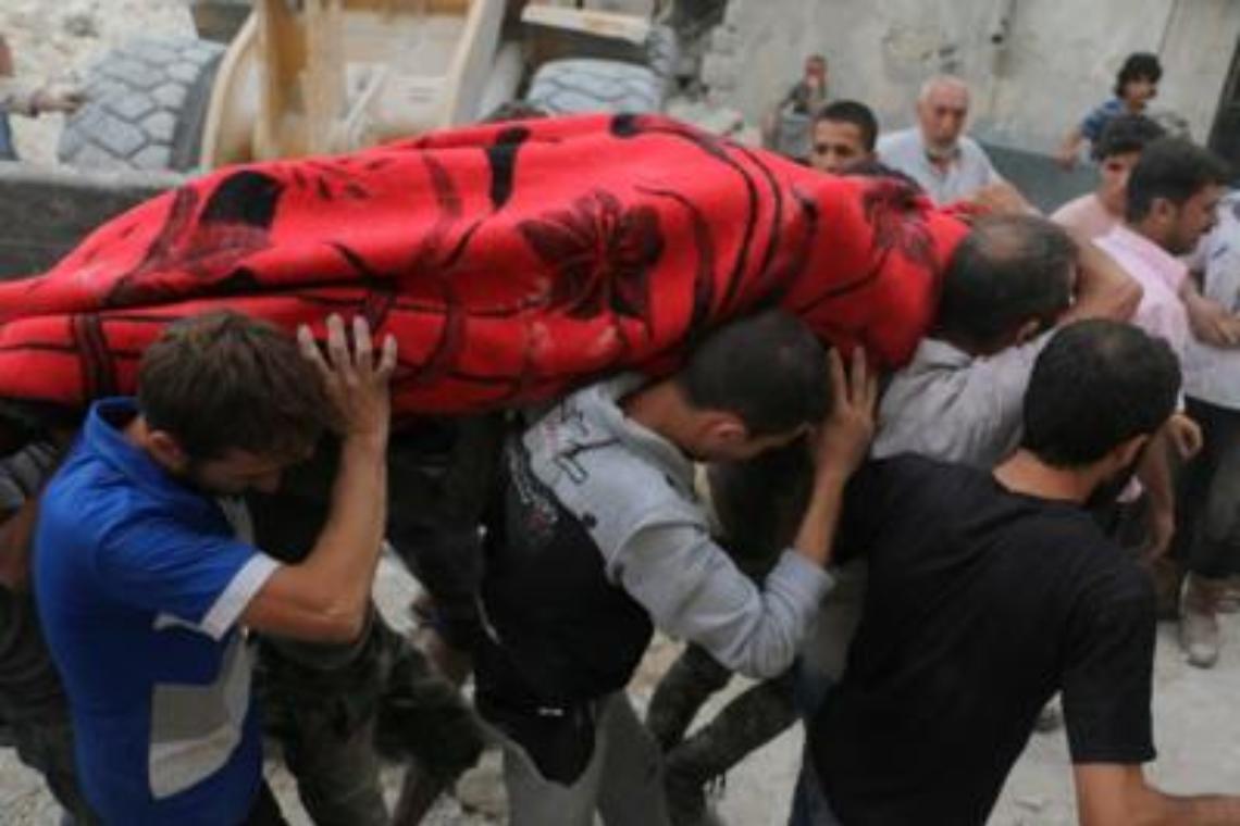 Siria, raid aerei su Aleppo: almeno 90 morti in 24 ore